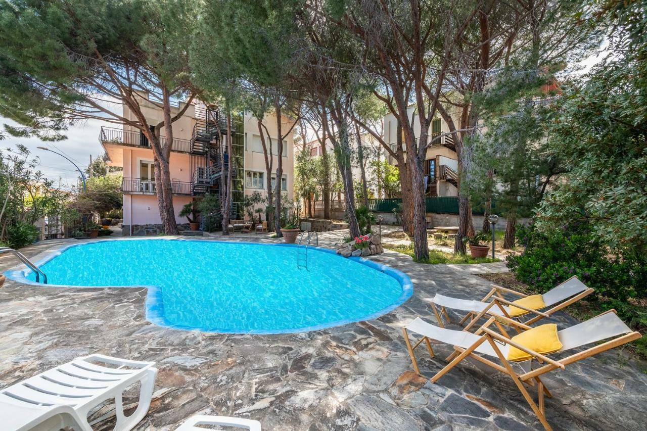 Villa In Centro Con Piscina Cala Gonone